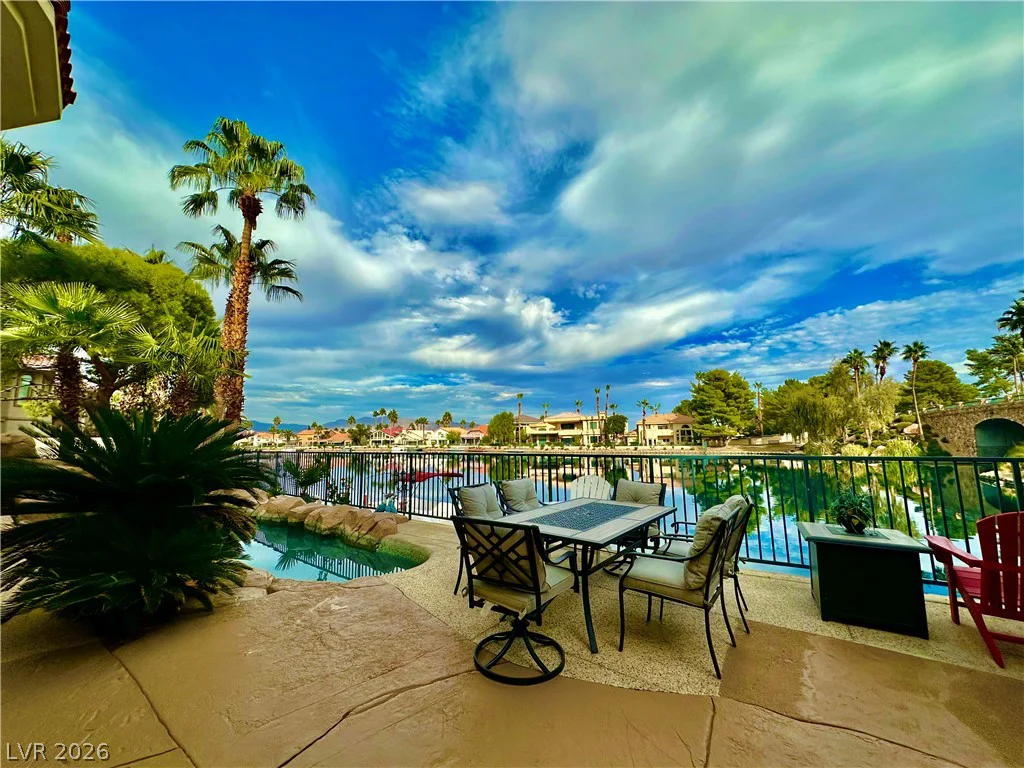 8101 Moonstone, Las Vegas, NV 89128