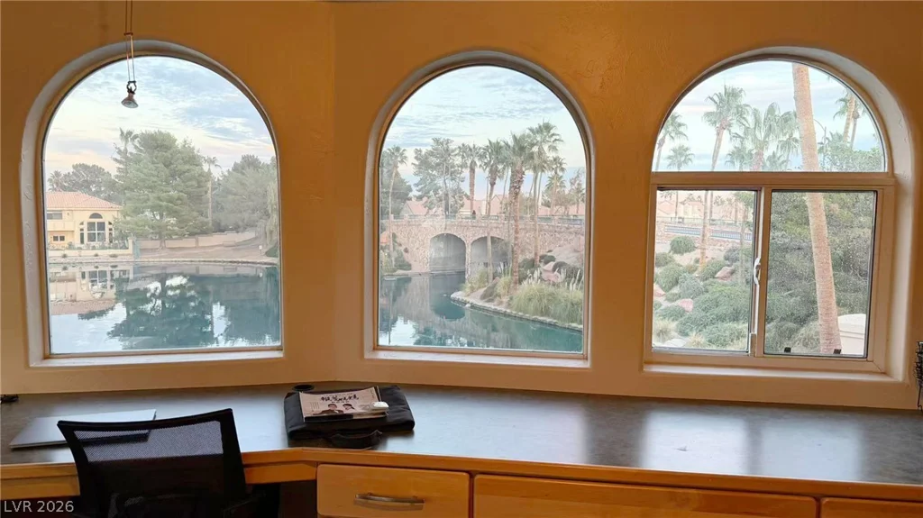 8101 Moonstone, Las Vegas, NV 89128