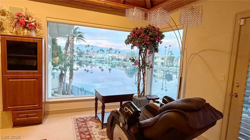 8101 Moonstone, Las Vegas, NV 89128