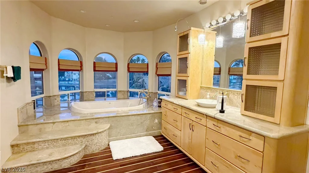 8101 Moonstone, Las Vegas, NV 89128
