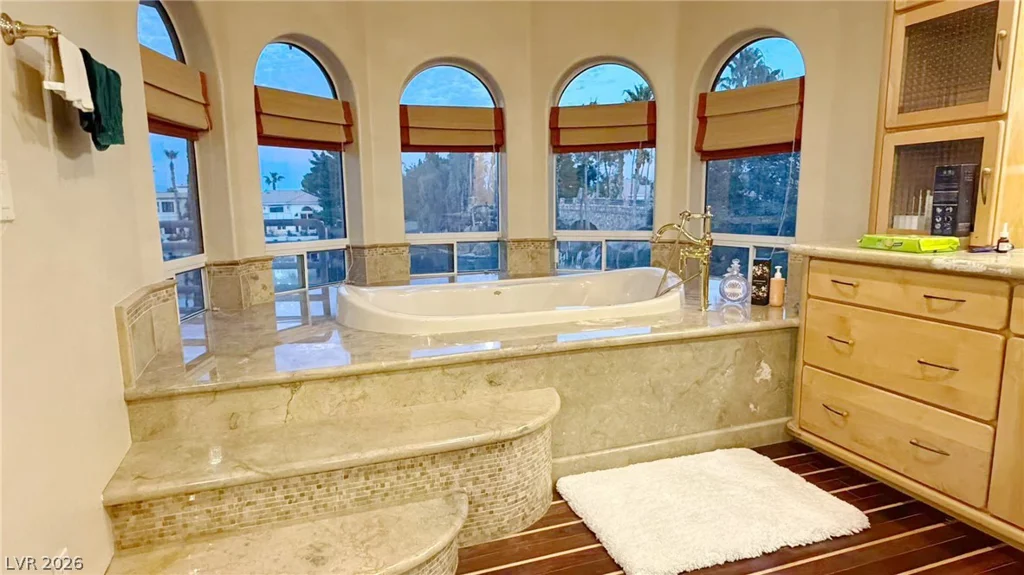 8101 Moonstone, Las Vegas, NV 89128