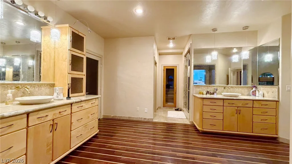 8101 Moonstone, Las Vegas, NV 89128