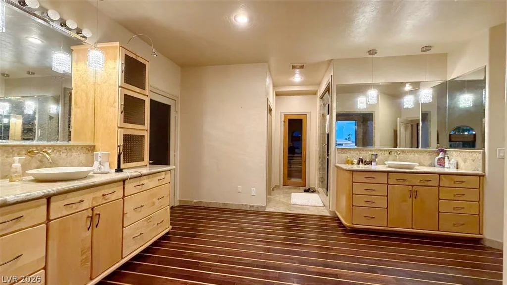 8101 Moonstone, Las Vegas, NV 89128