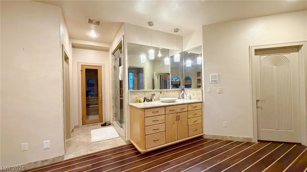 8101 Moonstone, Las Vegas, NV 89128