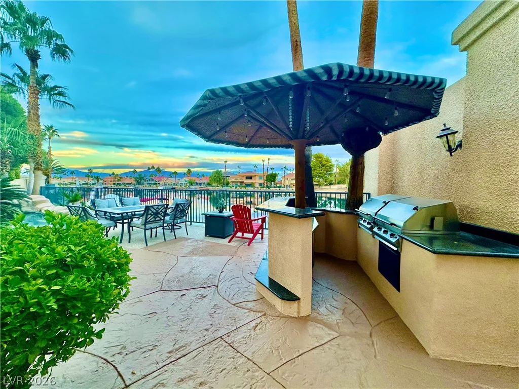 8101 Moonstone, Las Vegas, NV 89128