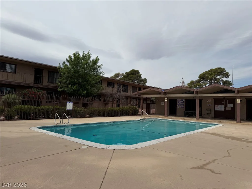 575 Royal Crest, Las Vegas, NV 89169