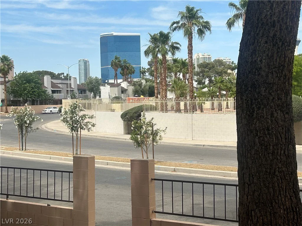 575 Royal Crest, Las Vegas, NV 89169