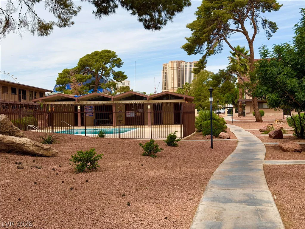 575 Royal Crest, Las Vegas, NV 89169