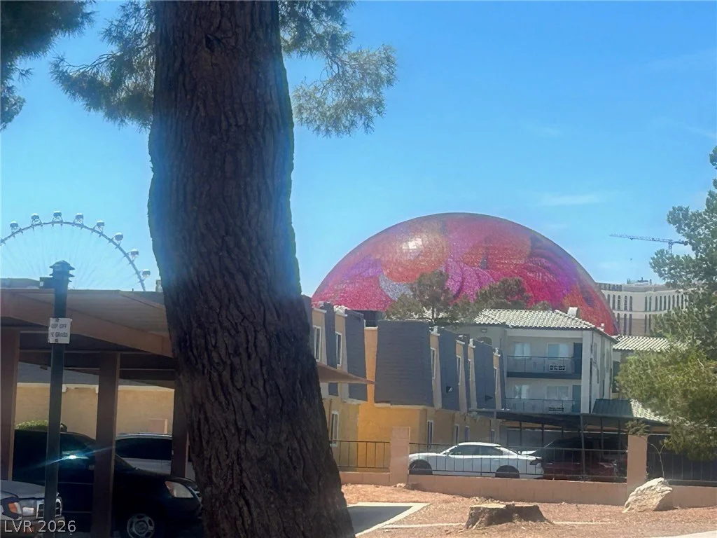 575 Royal Crest, Las Vegas, NV 89169