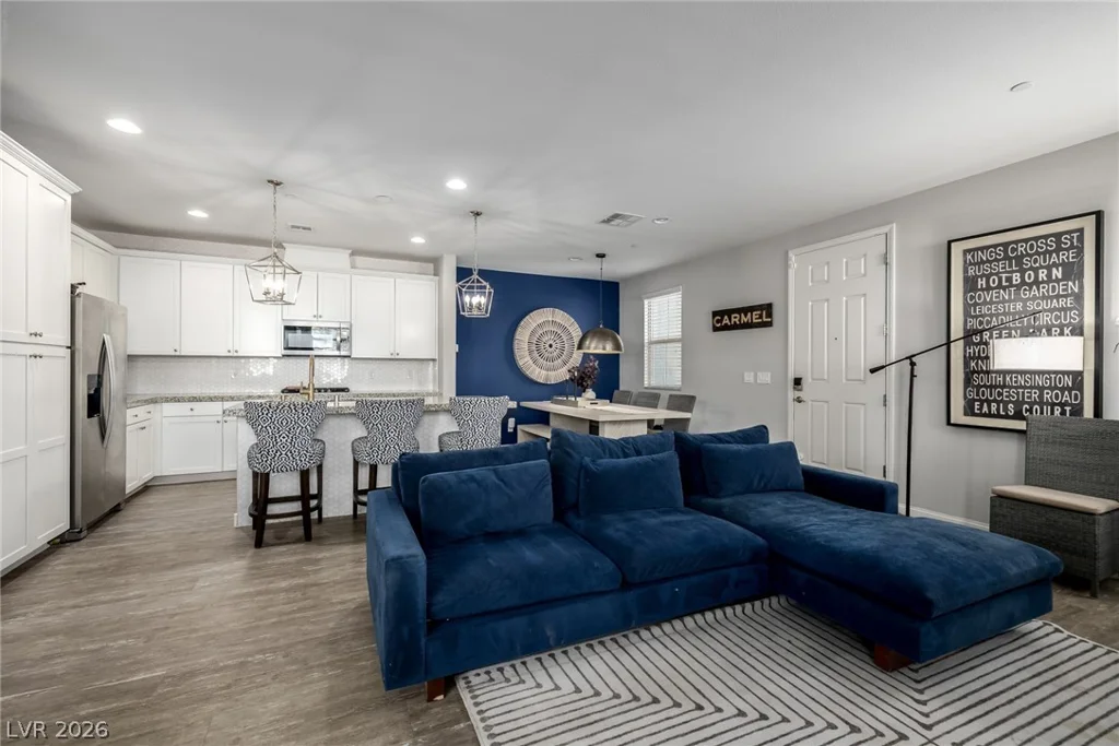120 Alamere Falls, Las Vegas, NV 89138