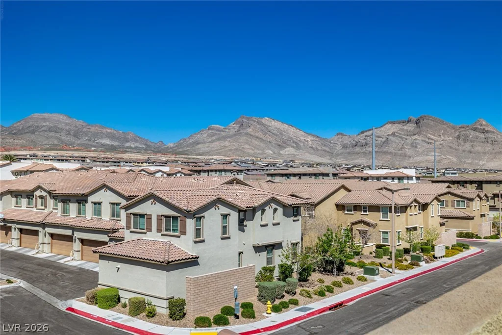 120 Alamere Falls, Las Vegas, NV 89138