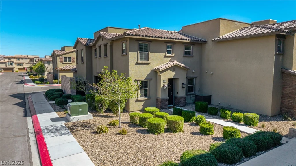 120 Alamere Falls, Las Vegas, NV 89138