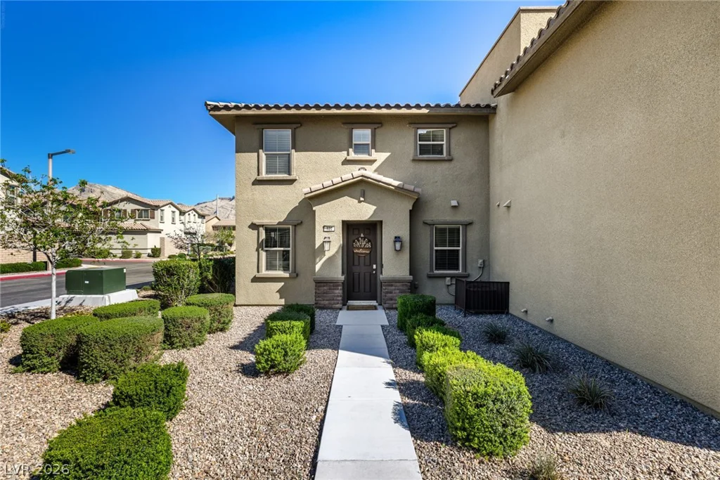 120 Alamere Falls, Las Vegas, NV 89138
