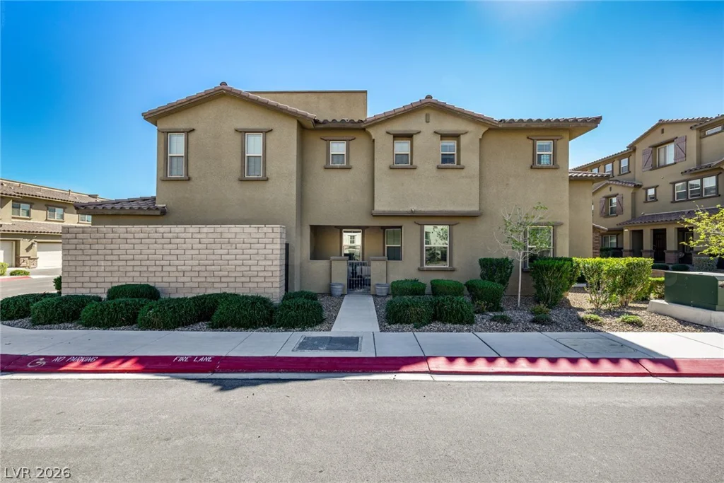 120 Alamere Falls, Las Vegas, NV 89138