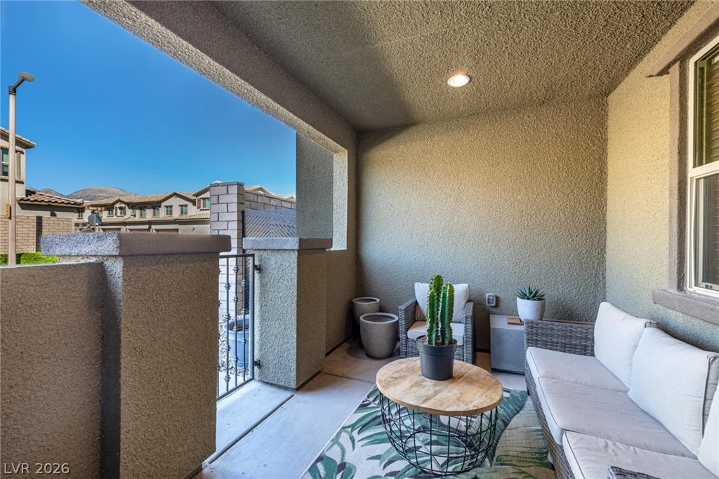 120 Alamere Falls, Las Vegas, NV 89138