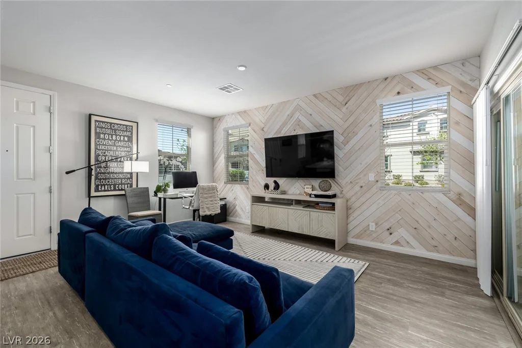 120 Alamere Falls, Las Vegas, NV 89138
