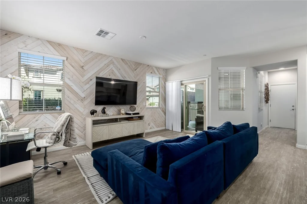 120 Alamere Falls, Las Vegas, NV 89138