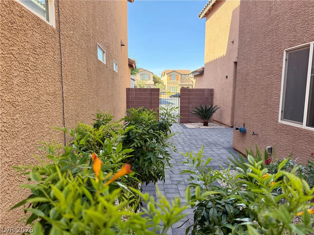 8922 Harmony Hall, Las Vegas, NV 89178