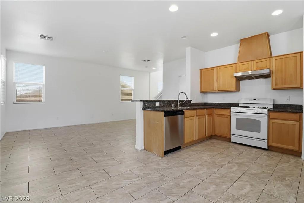7471 Nicklin, Las Vegas, NV 89143