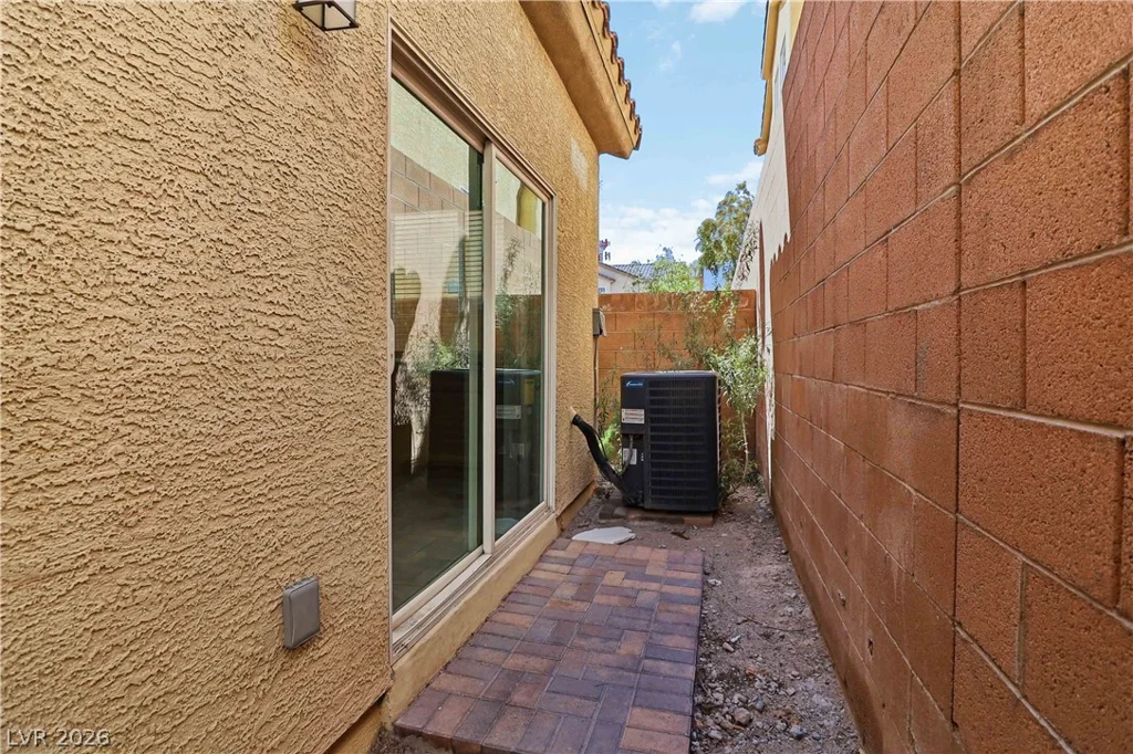7471 Nicklin, Las Vegas, NV 89143