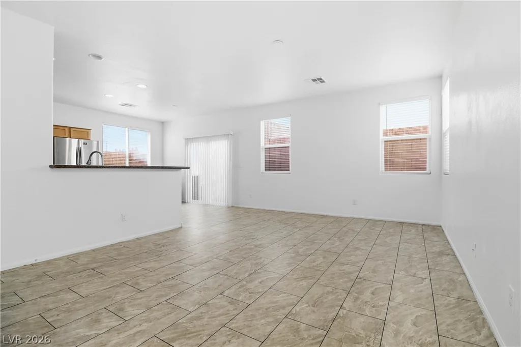 7471 Nicklin, Las Vegas, NV 89143