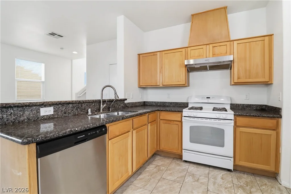 7471 Nicklin, Las Vegas, NV 89143
