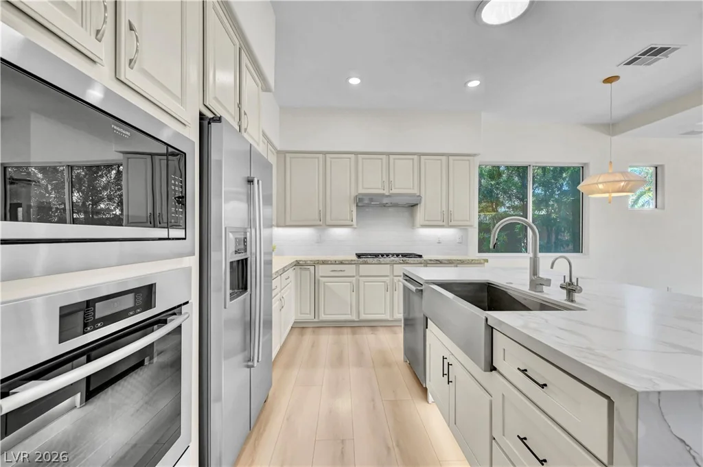 9700 Amber Peak, Las Vegas, NV 89144