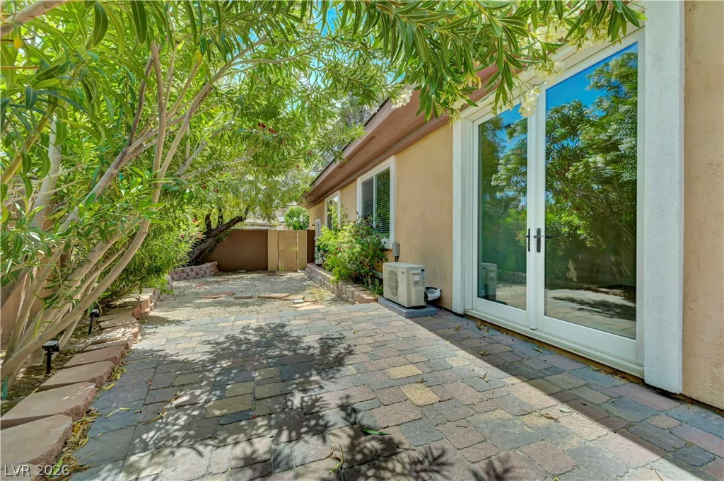 9700 Amber Peak, Las Vegas, NV 89144