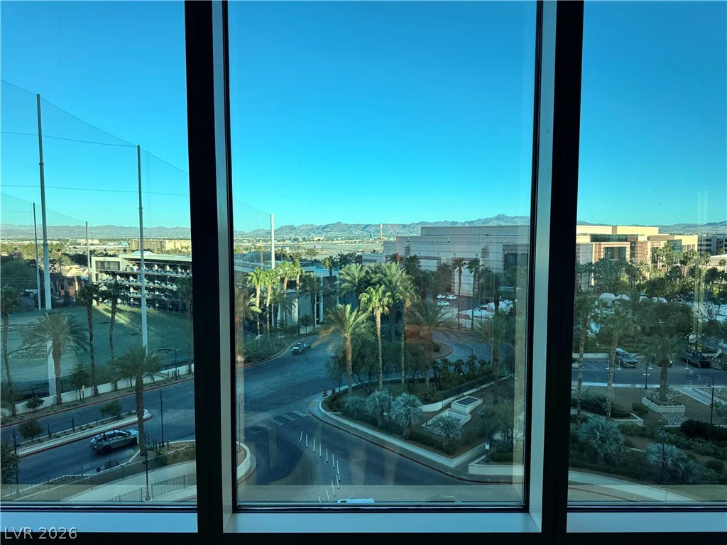 135 Harmon, Las Vegas, NV 89109