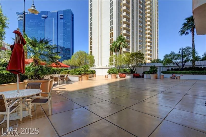135 Harmon, Las Vegas, NV 89109