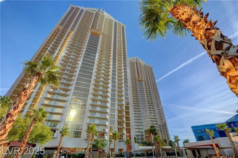 135 Harmon, Las Vegas, NV 89109