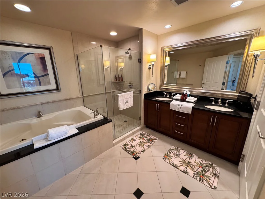 135 Harmon, Las Vegas, NV 89109