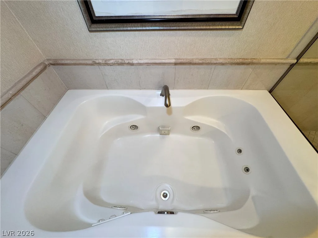 135 Harmon, Las Vegas, NV 89109