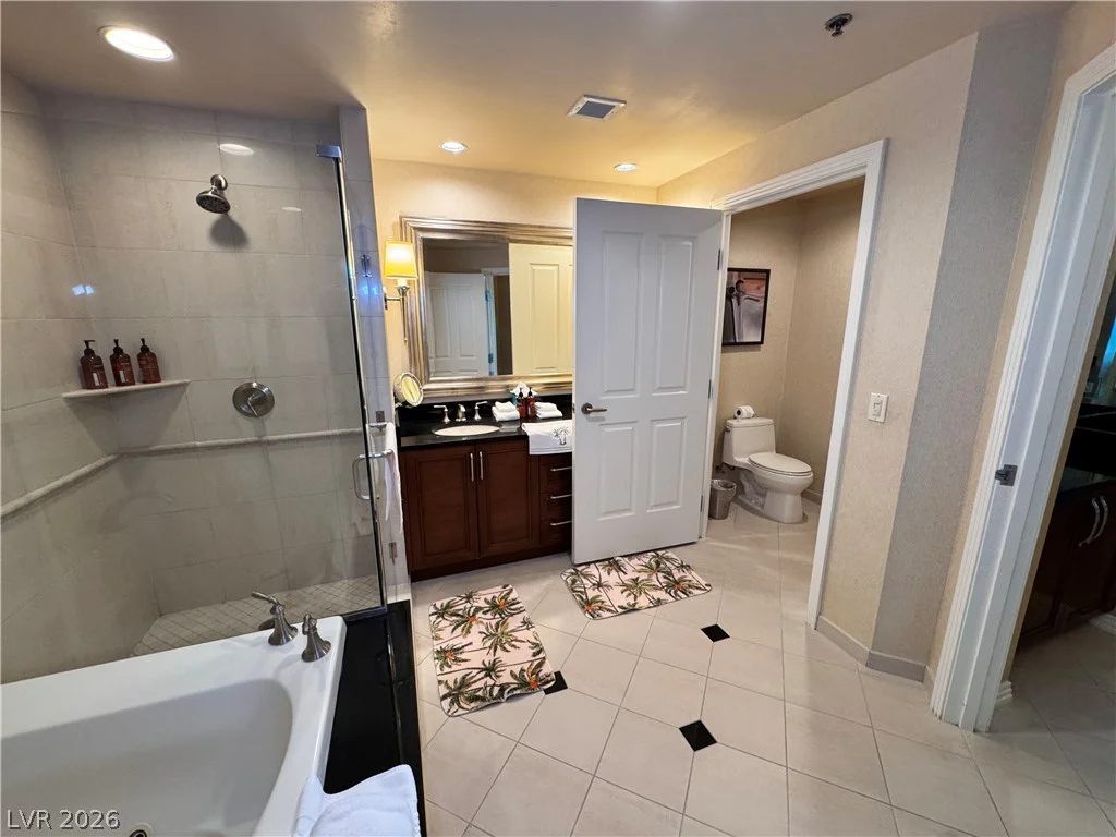 135 Harmon, Las Vegas, NV 89109