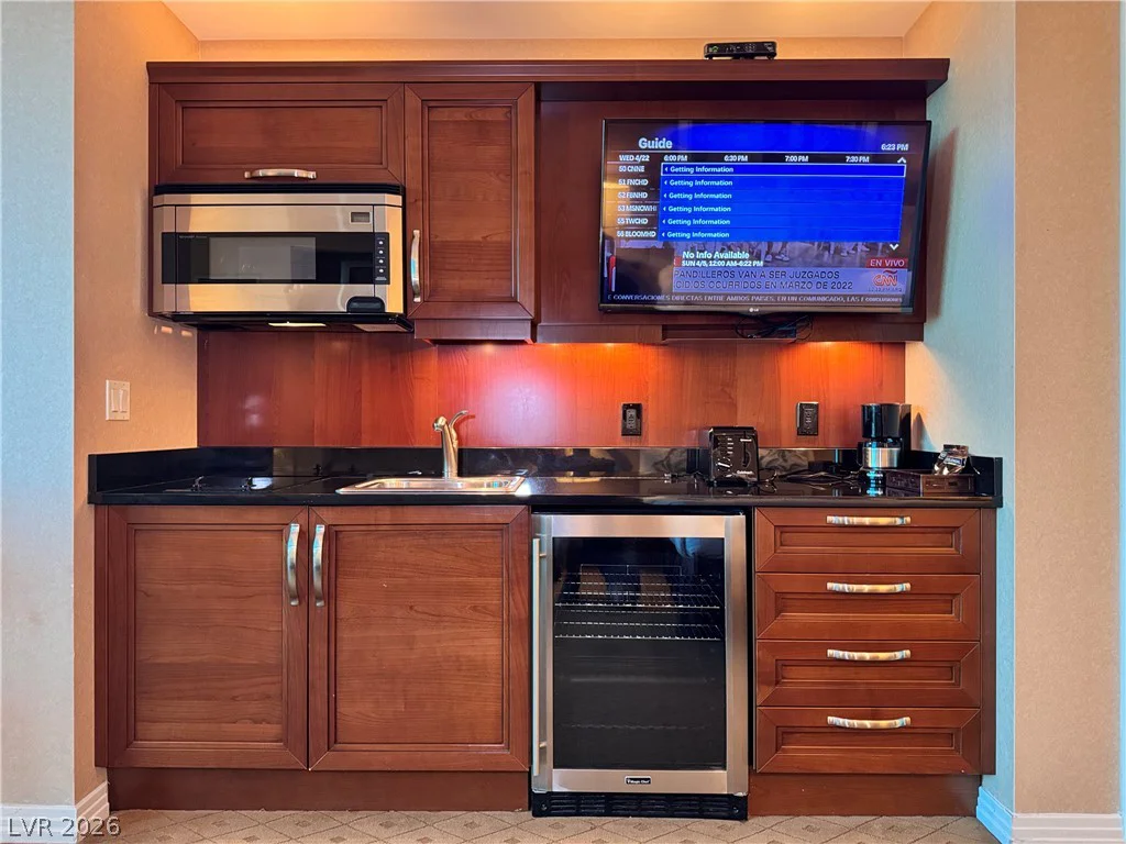 135 Harmon, Las Vegas, NV 89109