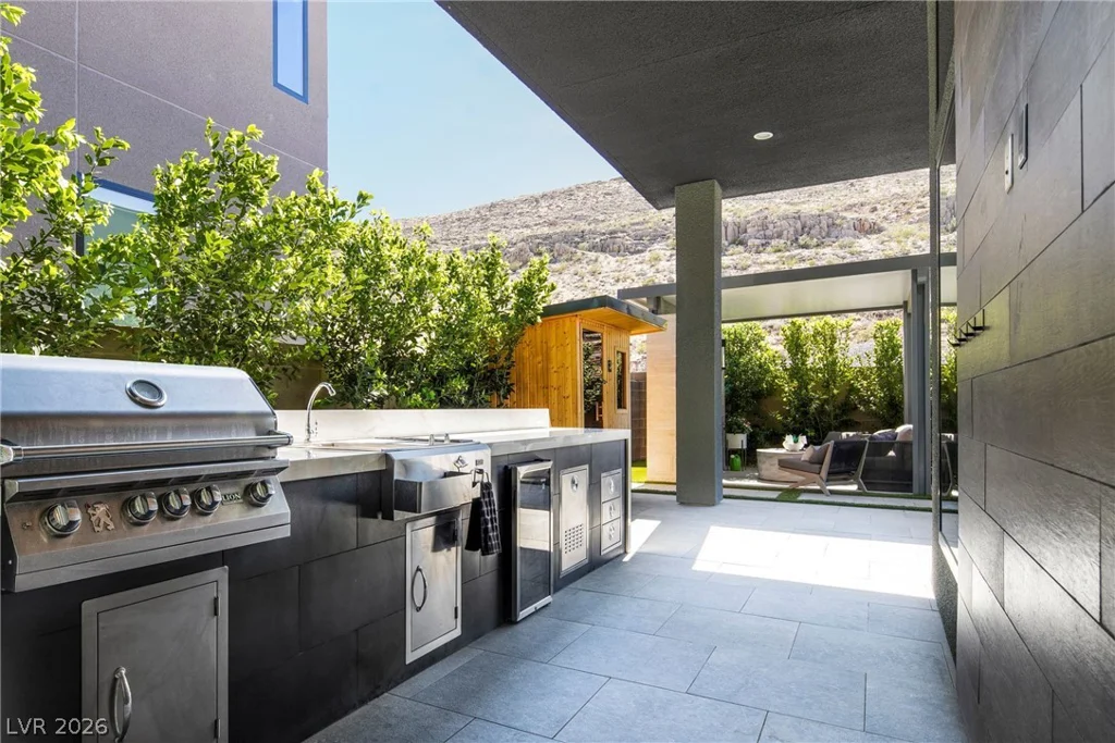 5281 Feathertop, Las Vegas, NV 89135
