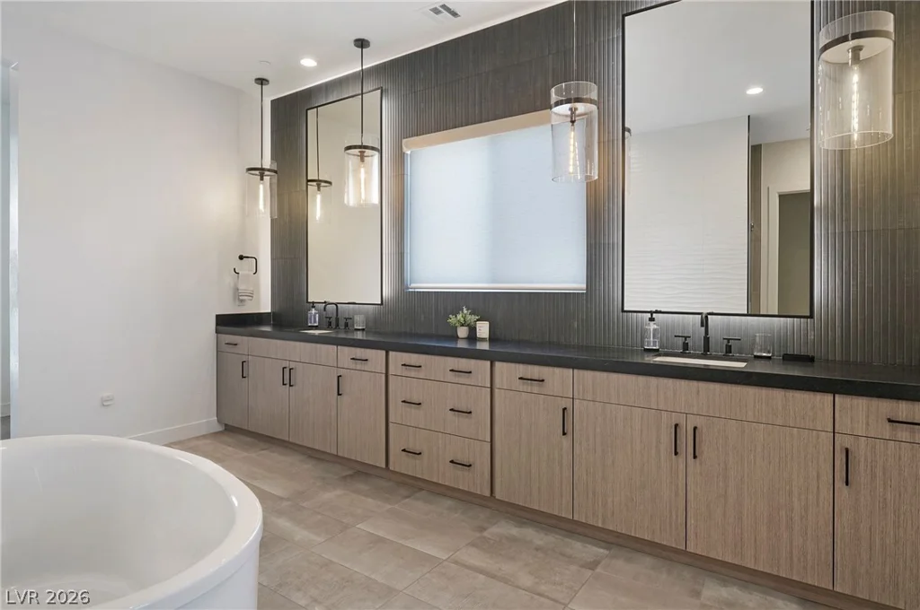 5281 Feathertop, Las Vegas, NV 89135