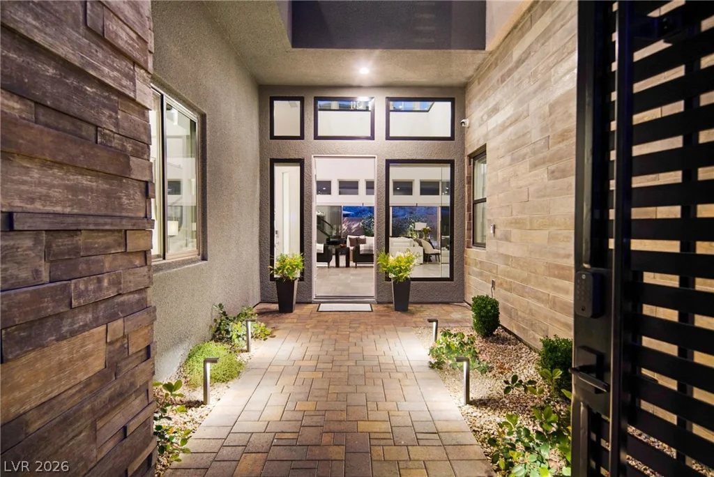 5281 Feathertop, Las Vegas, NV 89135