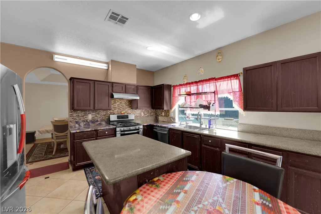 1585 Darryl, Las Vegas, NV 89123
