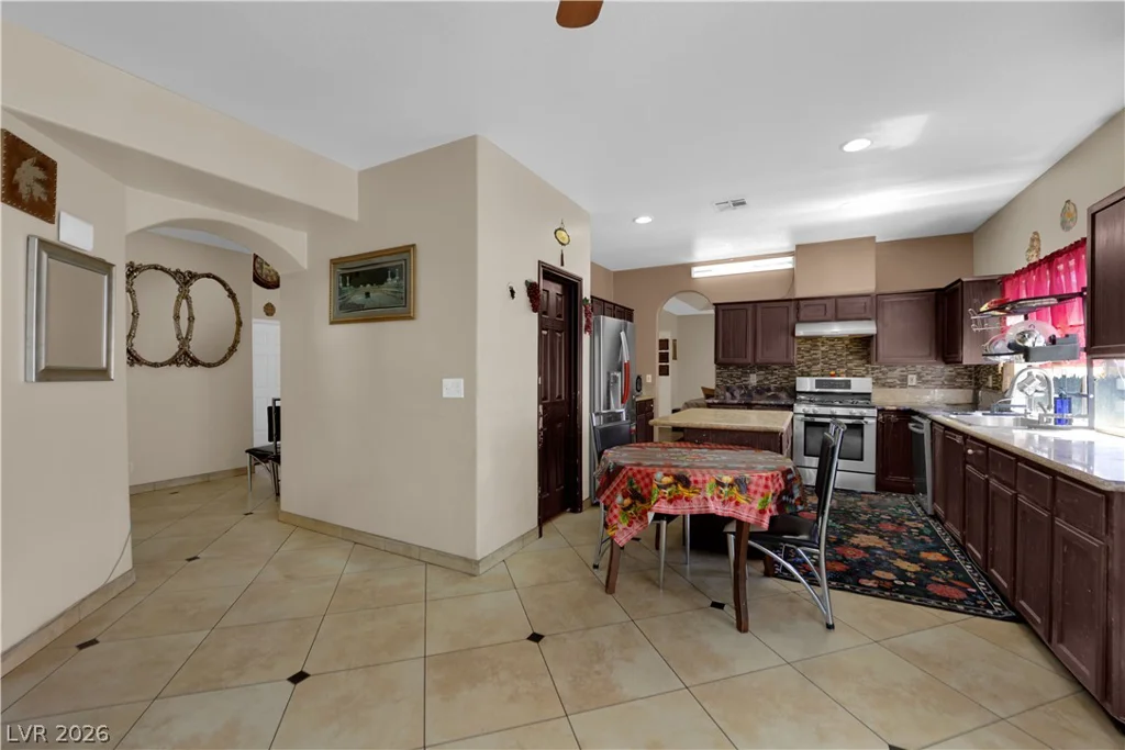 1585 Darryl, Las Vegas, NV 89123