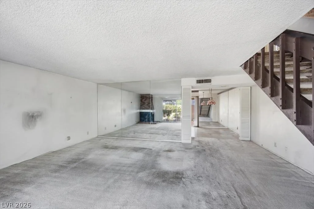 522 Delfern, Las Vegas, NV 89169