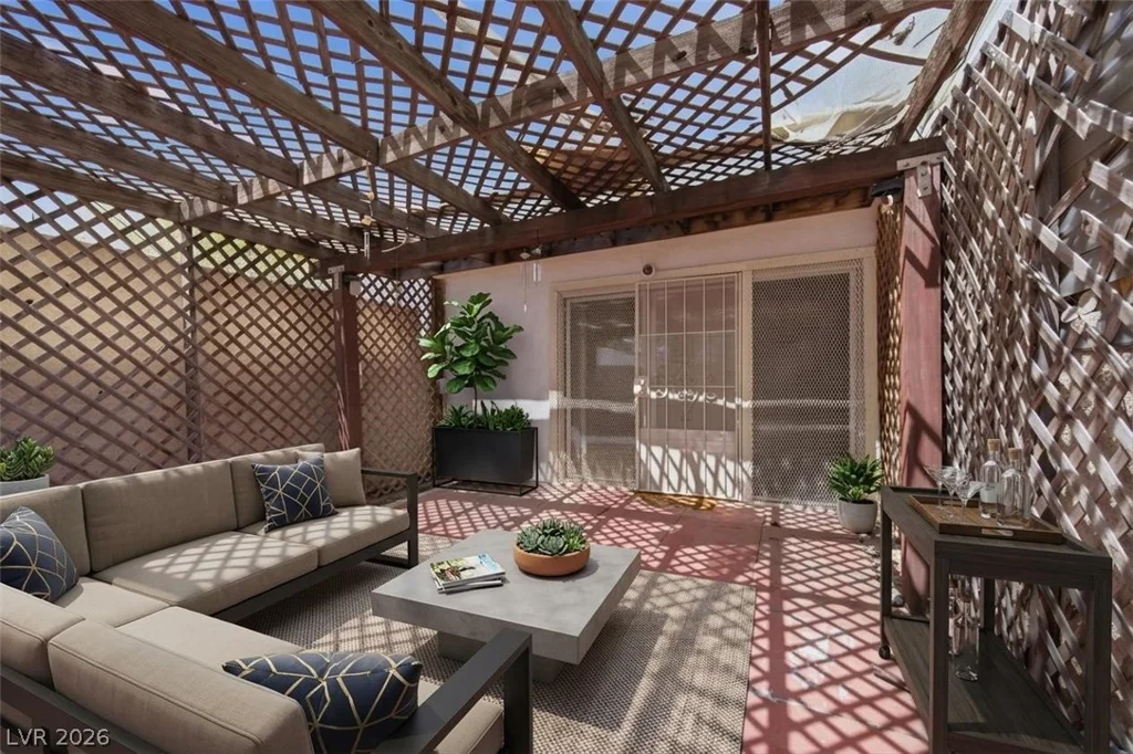 522 Delfern, Las Vegas, NV 89169