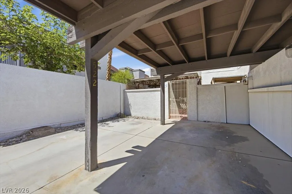 522 Delfern, Las Vegas, NV 89169