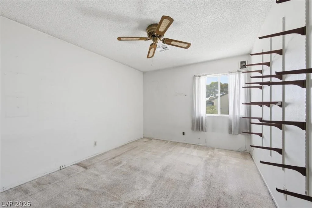 522 Delfern, Las Vegas, NV 89169