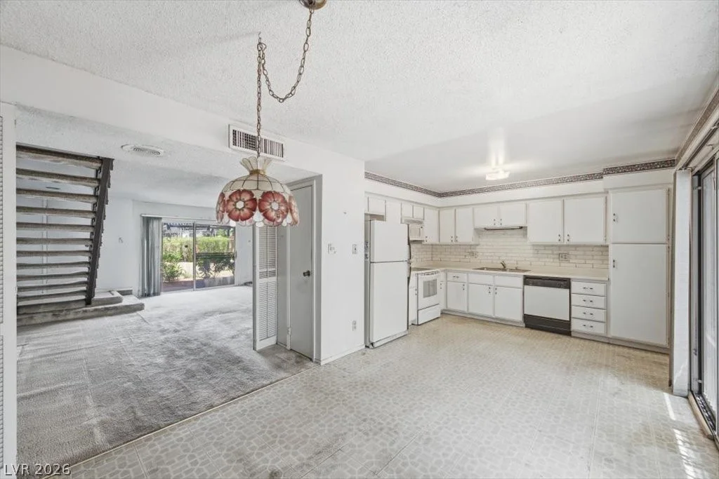 522 Delfern, Las Vegas, NV 89169