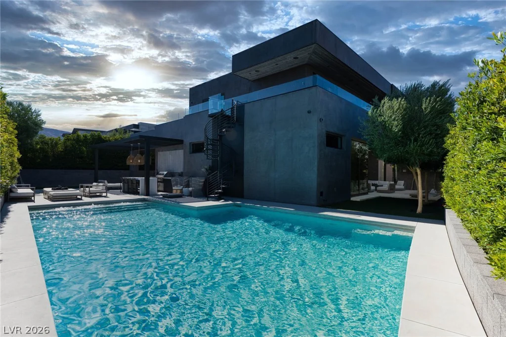 11 Night Song, Las Vegas, NV 89135