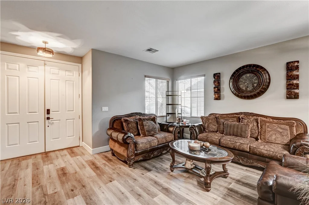 7821 Red Leaf, Las Vegas, NV 89131