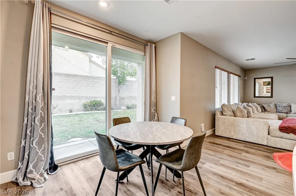 7821 Red Leaf, Las Vegas, NV 89131