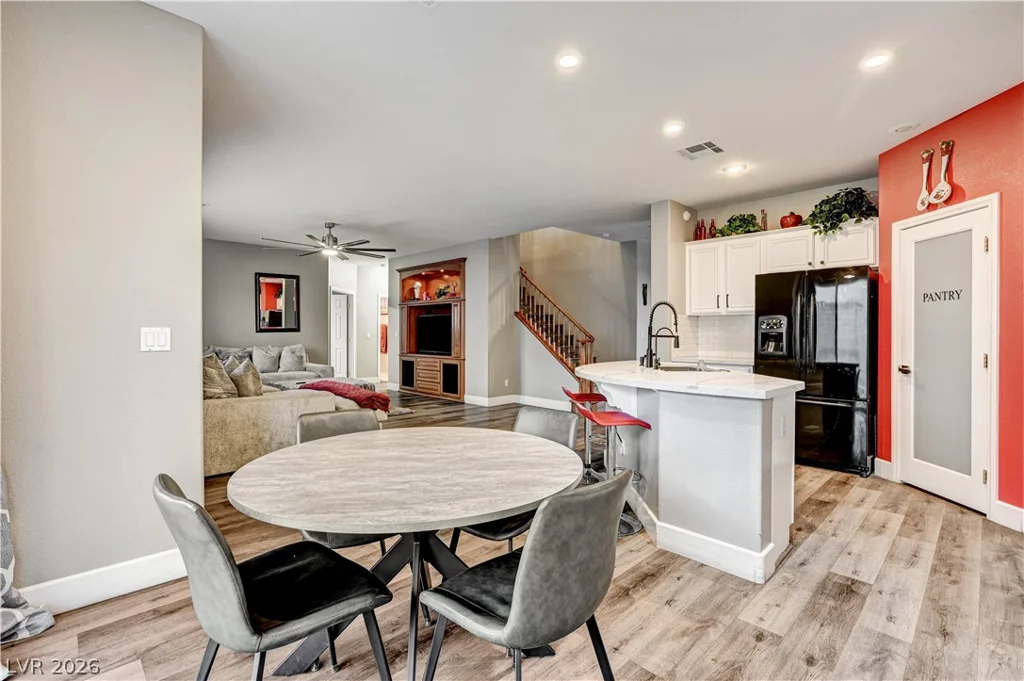 7821 Red Leaf, Las Vegas, NV 89131