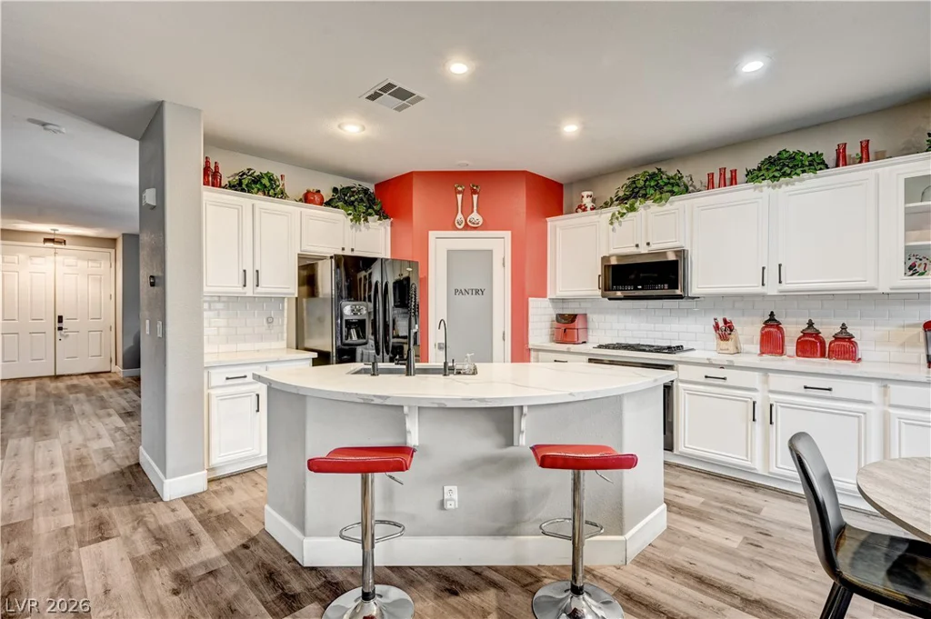7821 Red Leaf, Las Vegas, NV 89131